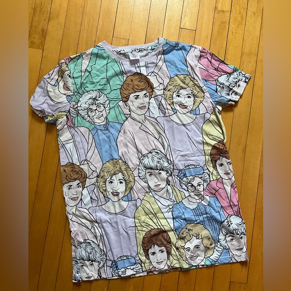 cakeworthy Tops - EUC Cakeworthy Golden Girls AOP TShirt